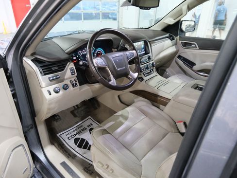 Used 2019 GMC Yukon XL Denali w/ Denali Ultimate Package image 17
