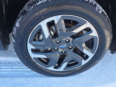 Certified 2025 Subaru Forester Limited image 19