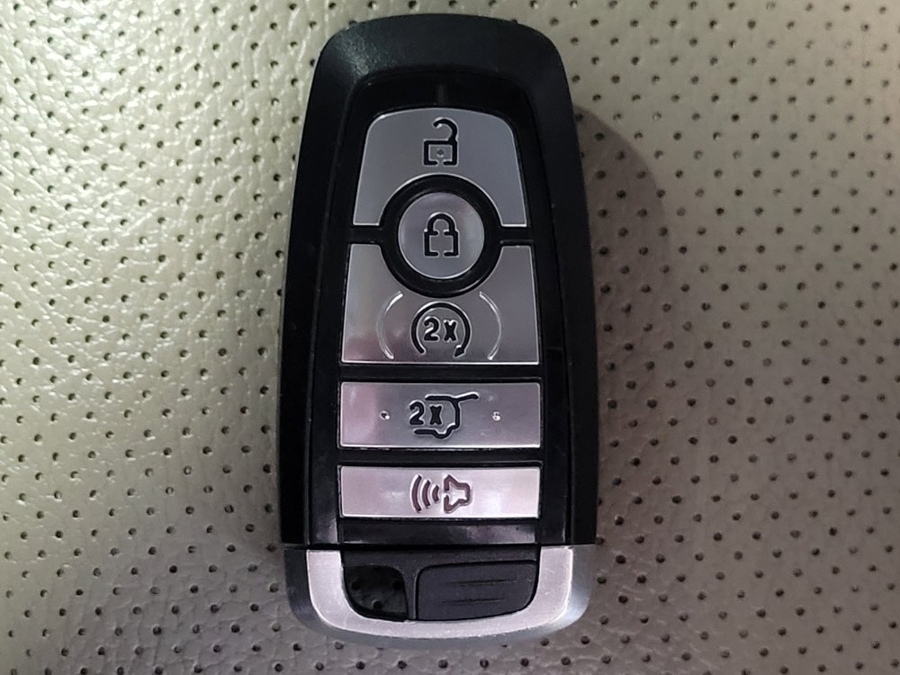 Used 2019 Ford Expedition XLT w/ Equipment Group 202A RWD image 32
