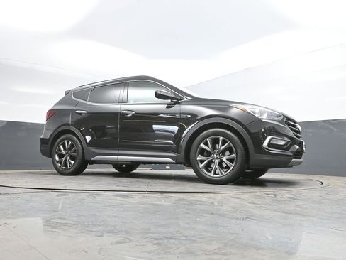 Used 2018 Hyundai Santa Fe Sport image 42