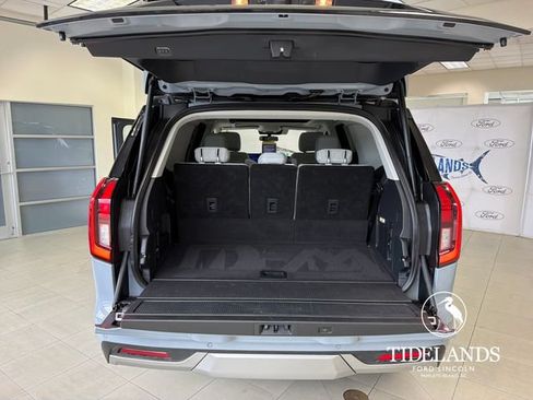 Certified 2025 Ford Expedition Platinum AWD/4WD image 12