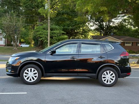Used 2018 Nissan Rogue S AWD/4WD image 3