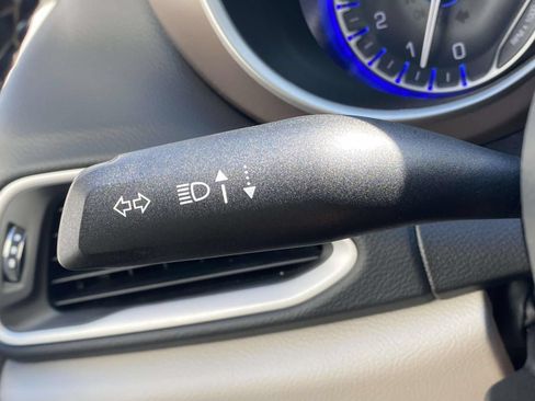 Used 2023 Chrysler Voyager LX FWD image 20