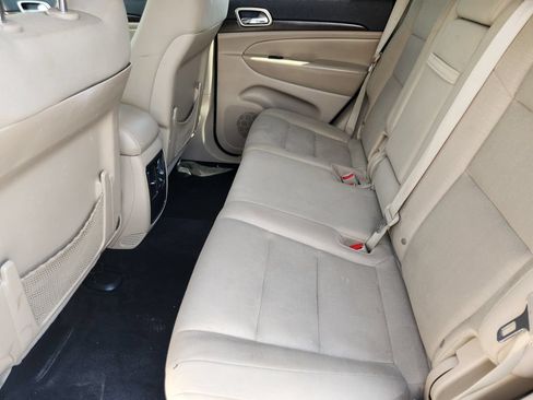 Used 2014 Jeep Grand Cherokee Laredo w/ Quick Order Package 23E AWD/4WD image 32