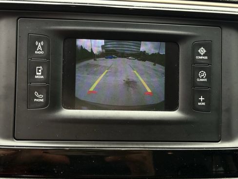 Used 2017 Chrysler Pacifica Touring-L image 33