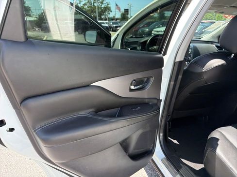 Certified 2022 Nissan Murano SL w/ Cargo Package FWD image 18