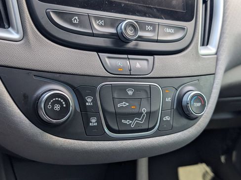 Used 2020 Chevrolet Malibu LS FWD image 10