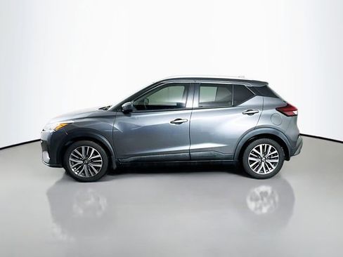 Used 2021 Nissan Kicks SV image 9