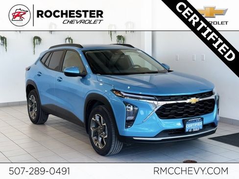 Certified 2025 Chevrolet Trax LT image 1