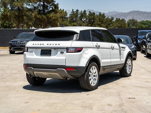 Used 2018 Land Rover Range Rover Evoque SE AWD/4WD image 4