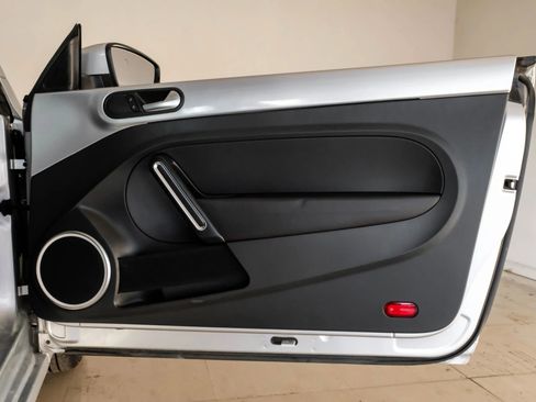 Used 2015 Volkswagen Beetle 1.8T image 36