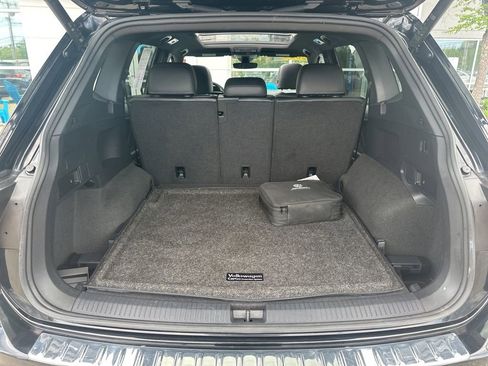 Used 2024 Volkswagen Tiguan SEL R-Line AWD/4WD image 35