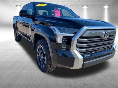 Used 2025 Toyota Tundra Limited AWD/4WD image 2