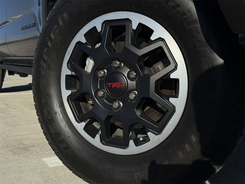 Used 2024 Toyota Tacoma TRD Off-Road image 9