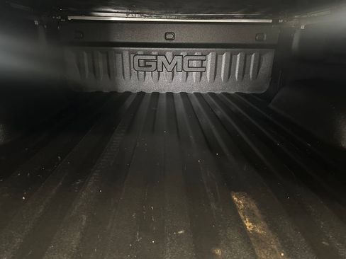 Used 2018 GMC Sierra 1500 SLT AWD/4WD image 26