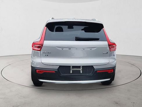 Certified 2023 Volvo XC40 B5 Plus w/ Driver Assist Package AWD/4WD image 4