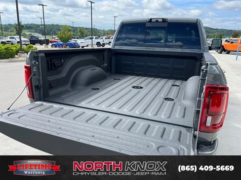New 2026 RAM 2500 Laramie AWD/4WD image 21