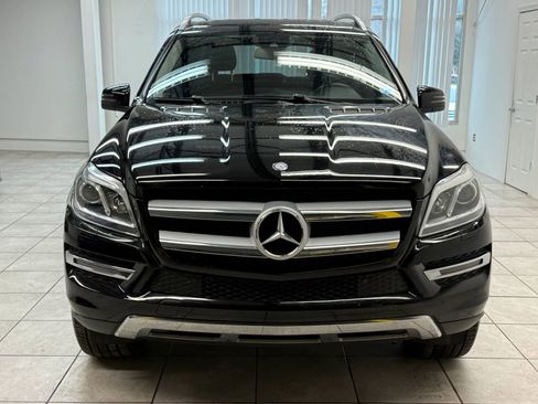 Used 2014 Mercedes-Benz GL 450 4MATIC w/ Lane Tracking Package image 2