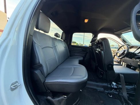Used 2024 RAM 3500 Tradesman w/ Chrome Appearance Group AWD/4WD image 16