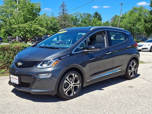 Used 2020 Chevrolet Bolt Premier w/ Infotainment Package FWD image 3