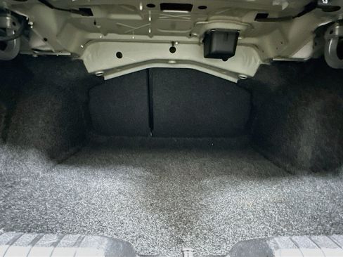Used 2025 Volkswagen Jetta SE FWD image 28