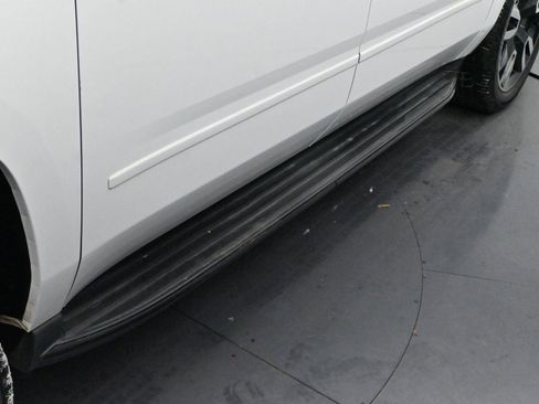 Used 2019 Chevrolet Suburban Premier AWD/4WD image 9
