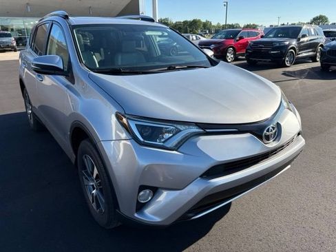 Used 2016 Toyota RAV4 XLE AWD/4WD image 8