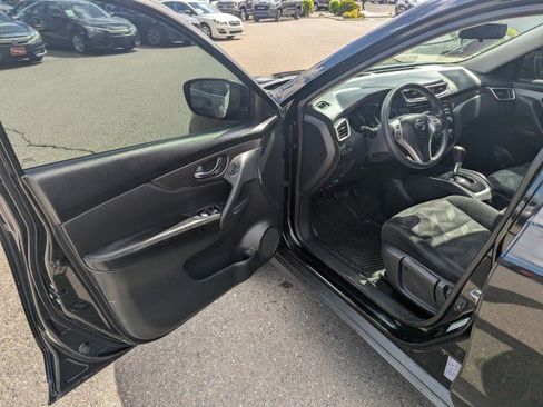 Used 2014 Nissan Rogue S image 8