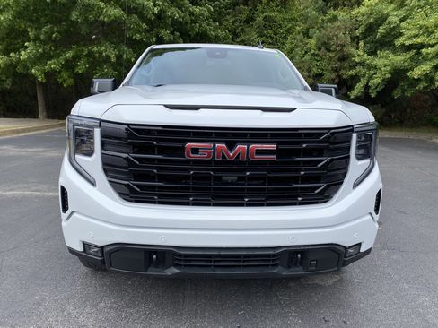 Used 2024 GMC Sierra 1500 Elevation w/ Elevation Premium Package AWD/4WD image 3