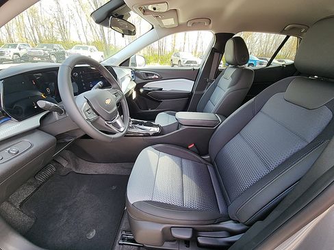 New 2026 Chevrolet Trax LT image 15