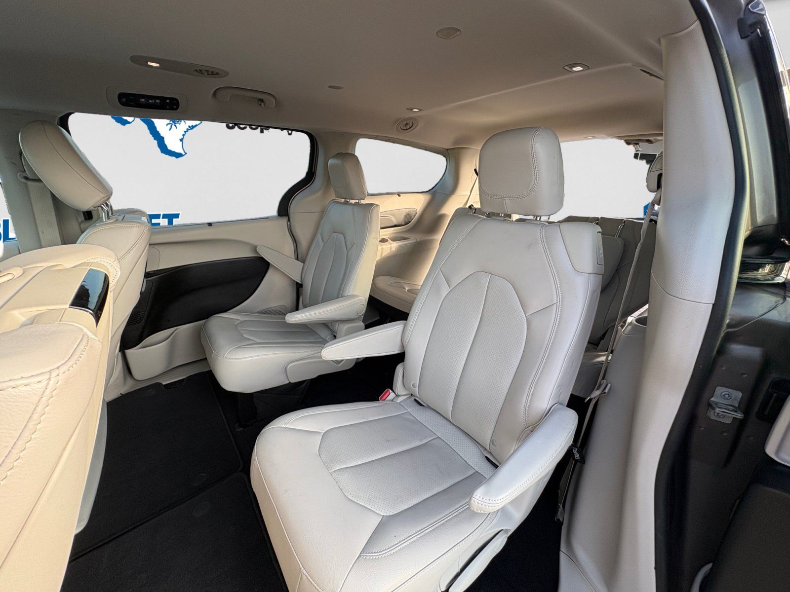 Used 2017 Chrysler Pacifica Touring-L Plus w/ Advanced Safetytec Group FWD image 21
