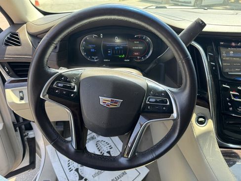 Used 2016 Cadillac Escalade Luxury AWD/4WD image 27