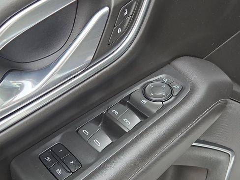 Used 2024 Chevrolet Tahoe LT image 16