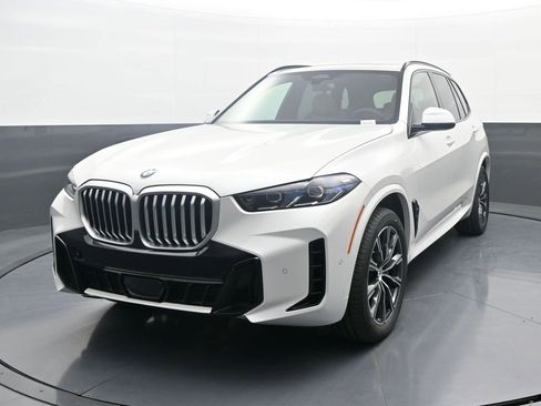 New 2026 BMW X5 xDrive40i w/ M Sport Package image 1