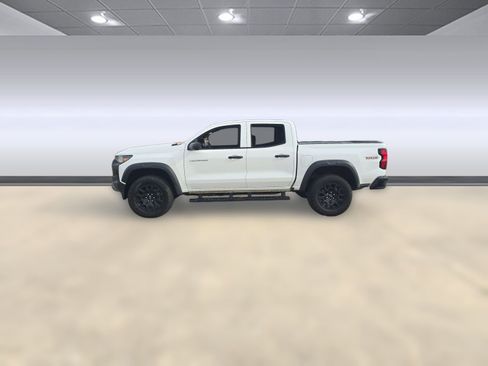 Used 2025 Chevrolet Colorado Trail Boss image 2