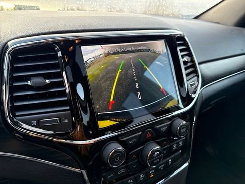 Used 2021 Jeep Grand Cherokee Limited w/ Premium Lighting Group image 12