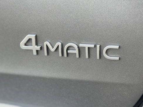 Used 2024 Mercedes-Benz EQB 300 4MATIC image 13