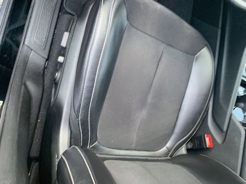 Used 2023 Jeep Grand Cherokee L Laredo image 2