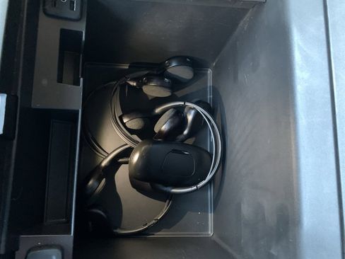 Used 2019 GMC Yukon XL SLT w/ Graphite Performance Edition image 23