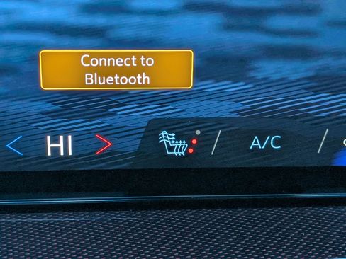 Used 2025 Chevrolet Traverse Z71 w/ Driver Confidence Package image 34