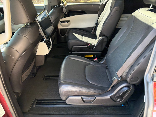 Used 2023 Kia Carnival SX Prestige FWD image 20