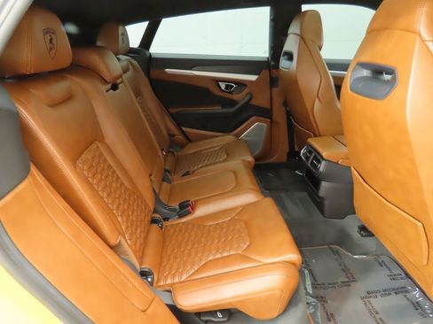 Used 2019 Lamborghini Urus image 22