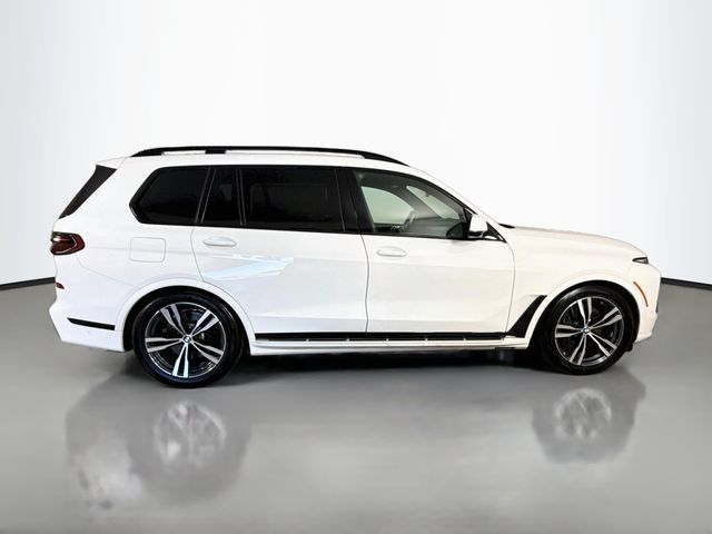 Used 2026 BMW X7 xDrive40i w/ M Sport Package AWD/4WD image 8
