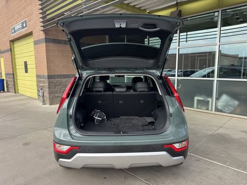 Used 2024 Kia Niro EX image 35