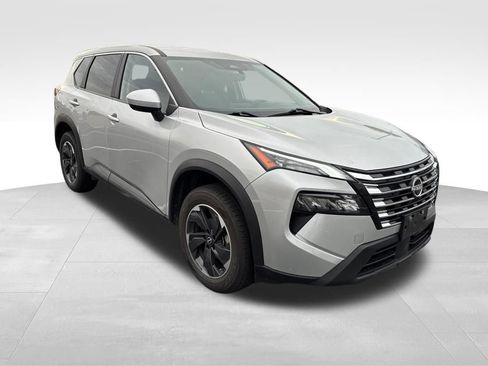 Used 2024 Nissan Rogue SV AWD/4WD image 8