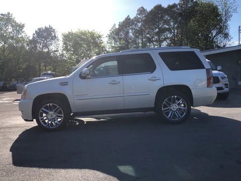 Used 2012 Cadillac Escalade Premium image 6