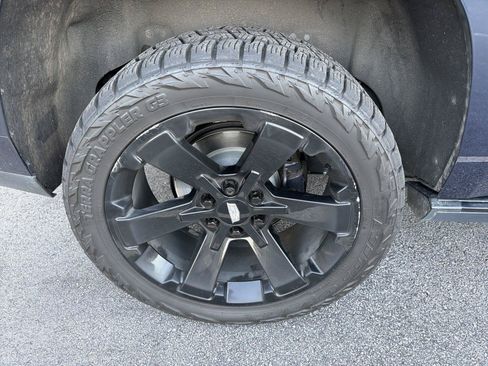 Used 2018 Cadillac Escalade Premium Luxury AWD/4WD image 9