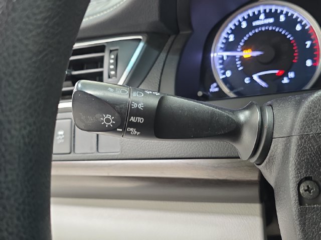 Used 2016 Toyota Camry LE FWD image 24