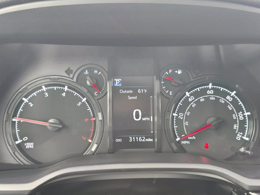 Used 2023 Toyota 4Runner SR5 Premium w/ Moonroof Package AWD/4WD image 24