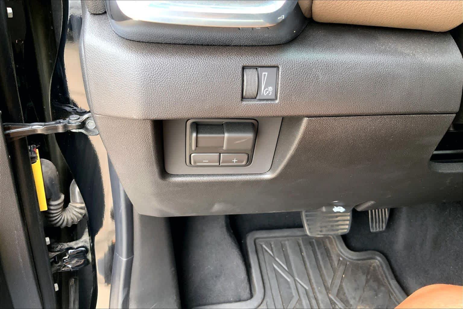 Certified 2026 GMC Canyon Denali AWD/4WD image 32